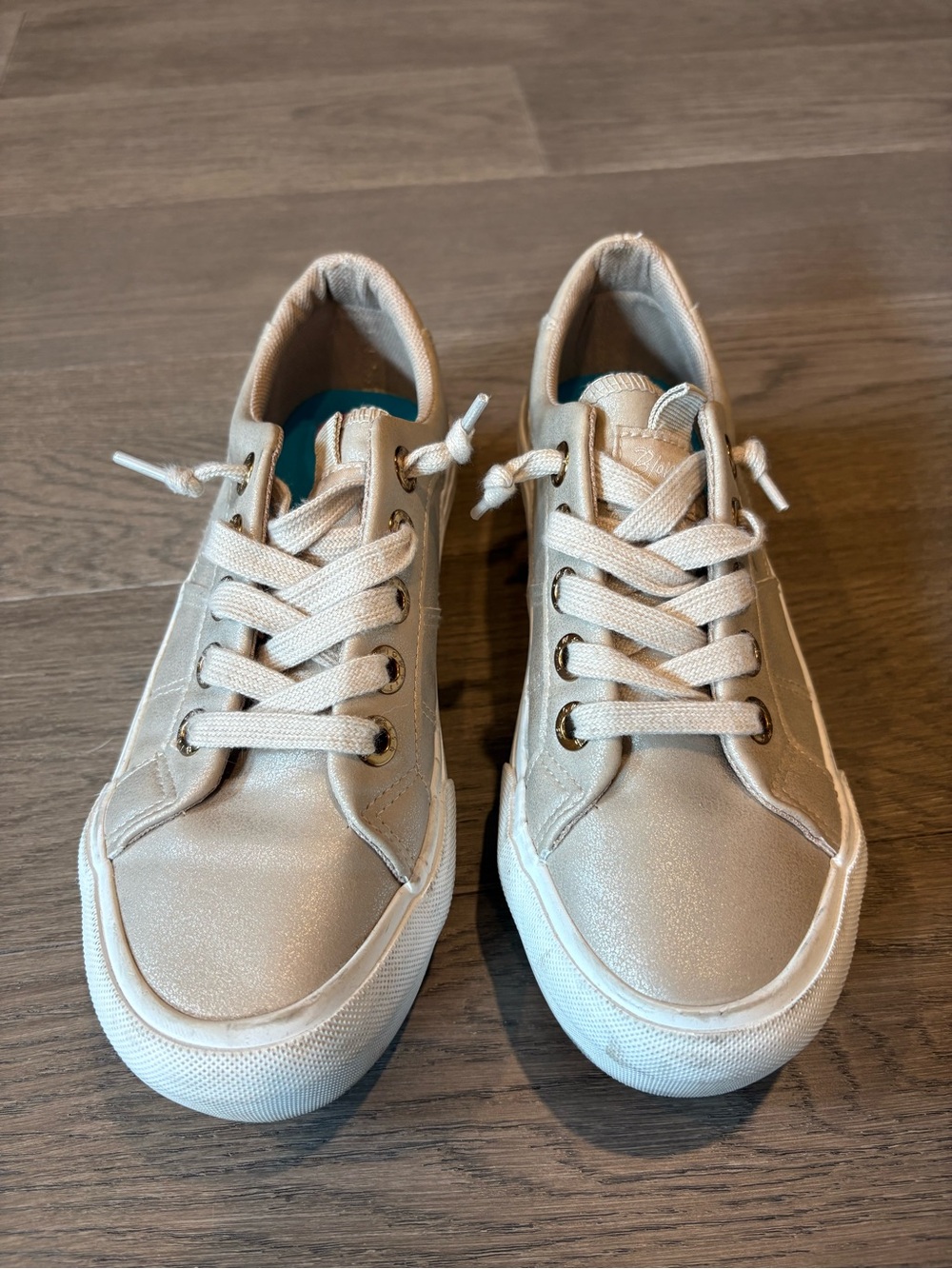 Blowfish Metallic Beige Low-Top Lace-Up Sneakers